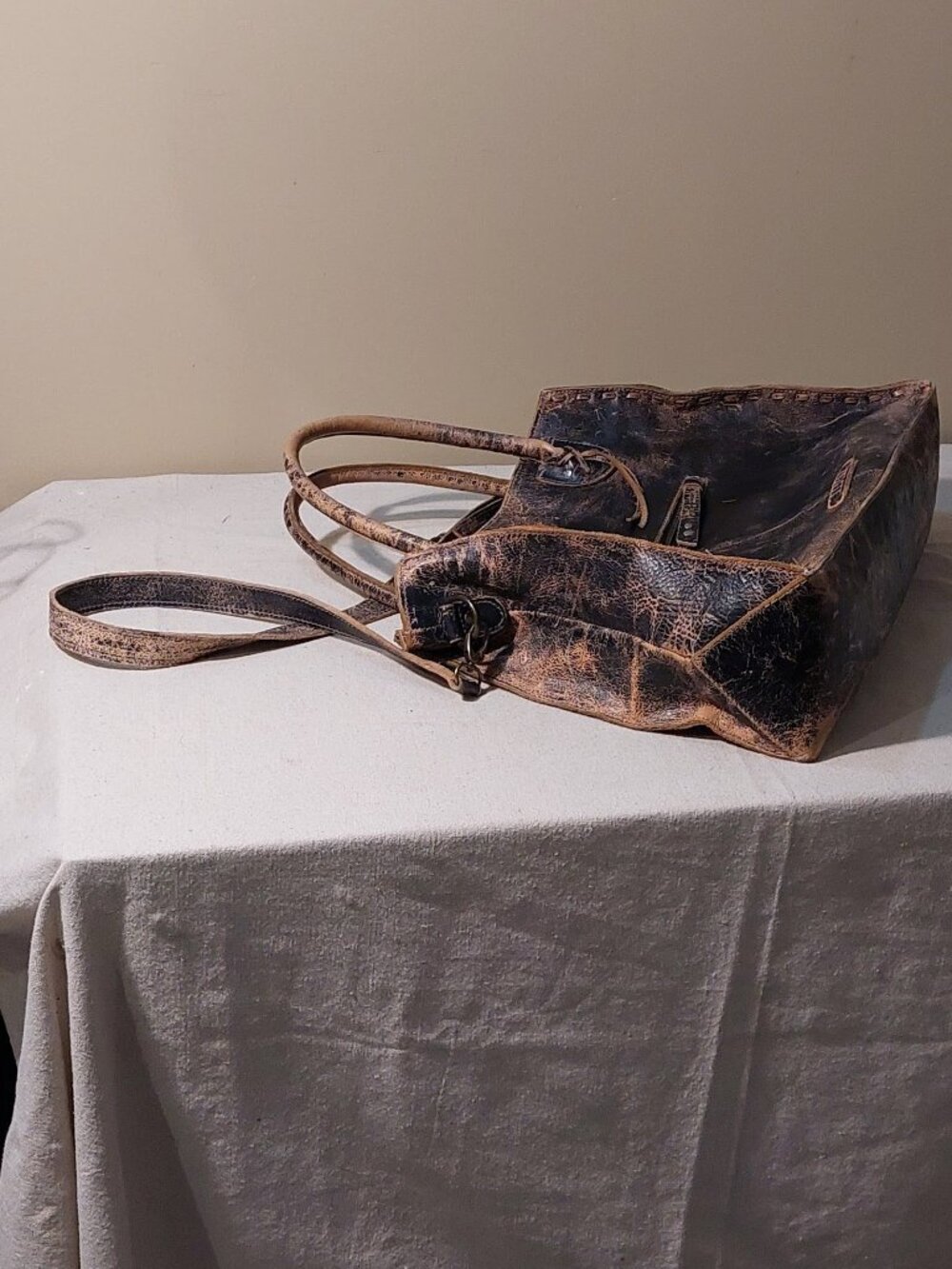 BED|STU Rockaway Brown/Black Lux Distressed Leather Shoulder/Crossbody Tote O/S - Picture 14 of 16